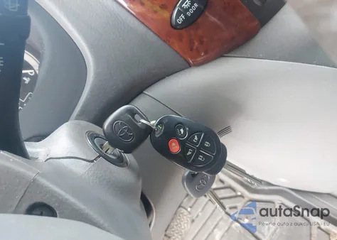 2005 Toyota Sienna Xle z USA, uszkodzony, nr VIN 5TDZA22C95S334653